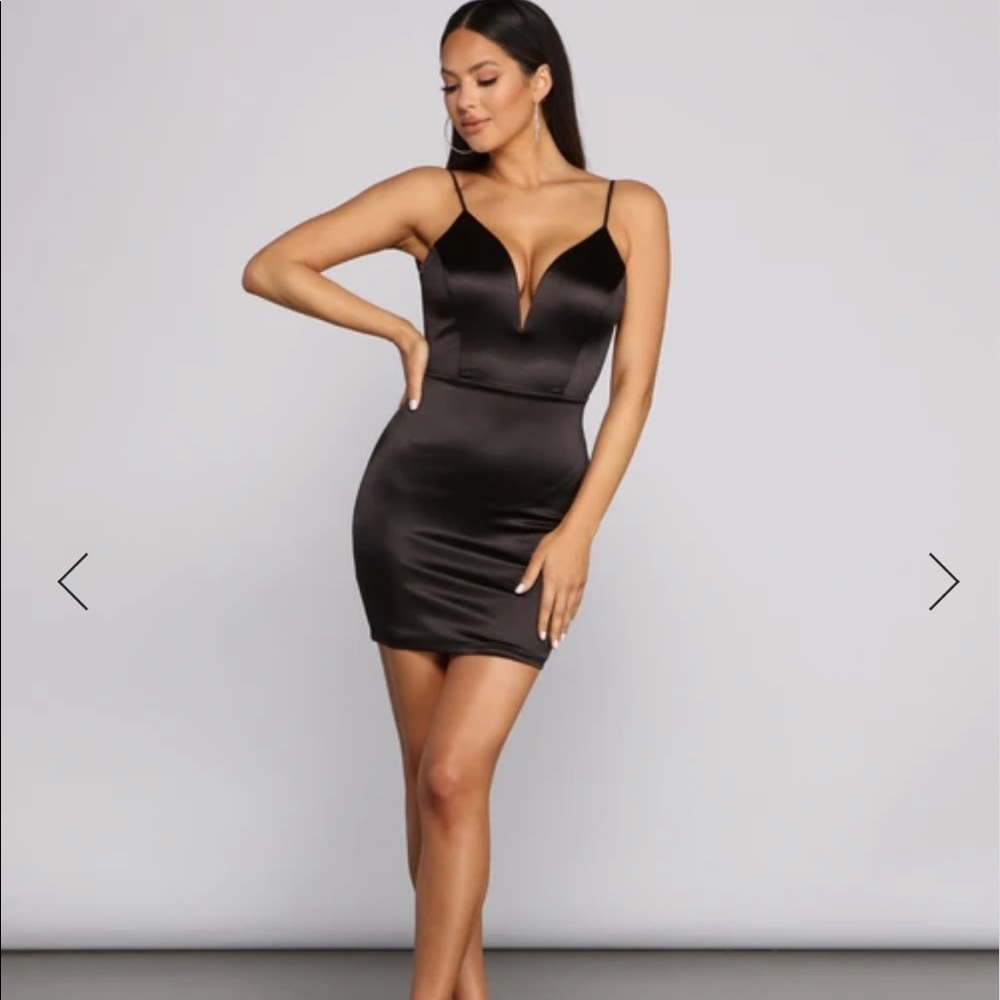 NWT Windsor backless mini dress